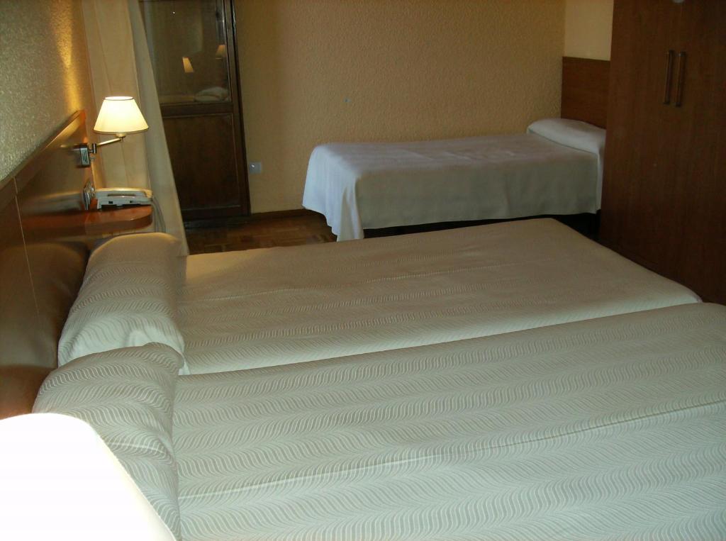 Hotel Yamaguchi Sangüesa 部屋 写真