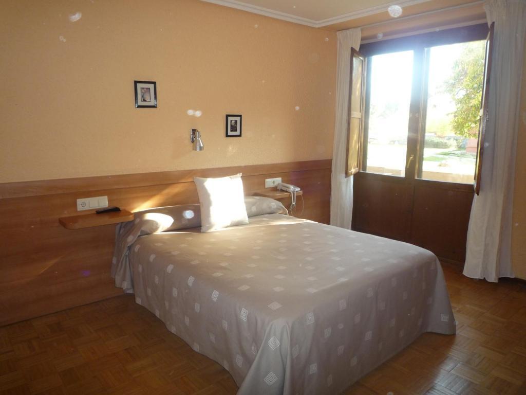 Hotel Yamaguchi Sangüesa 部屋 写真